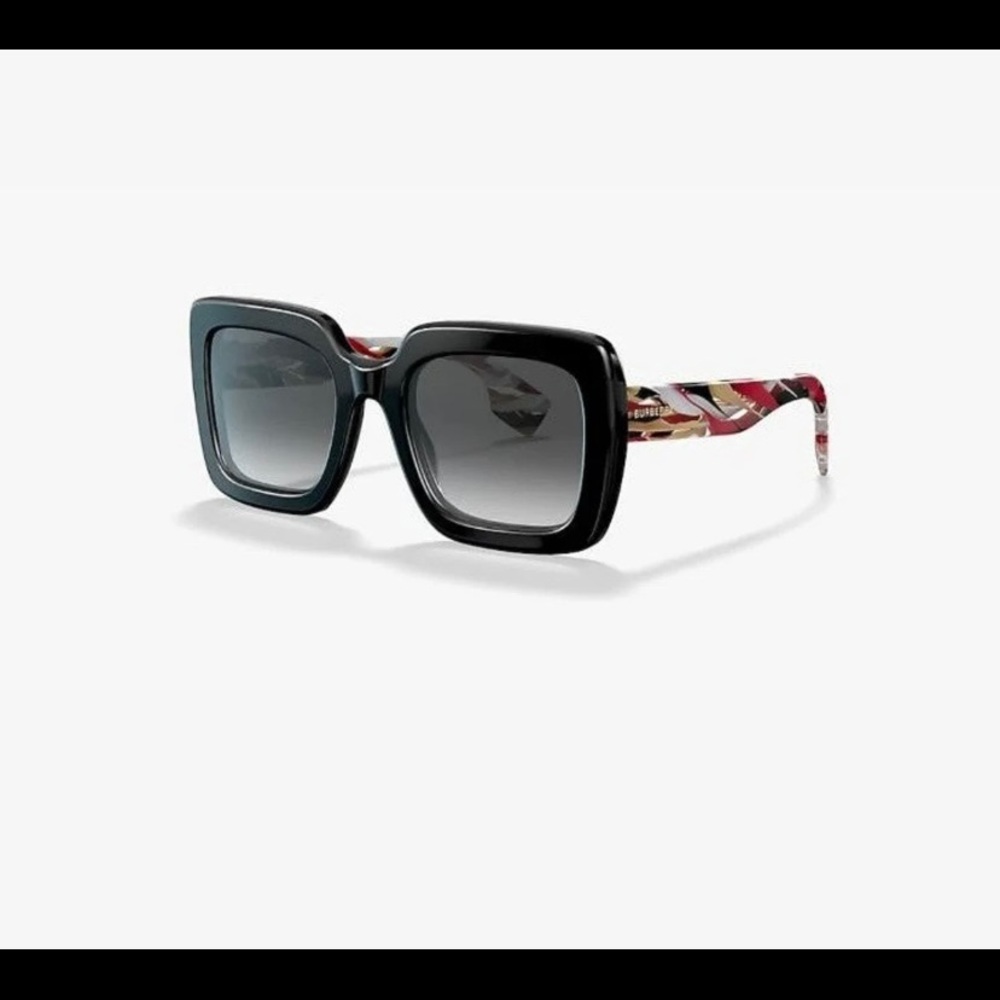 Authentic Burberry polarized sunglasses. - Picture 4 of 10